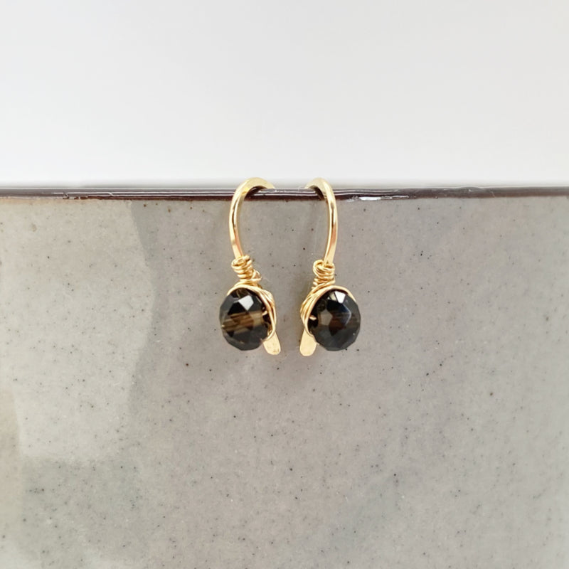 Gouden Minimalistische Oorbellen Met Rookkwarts