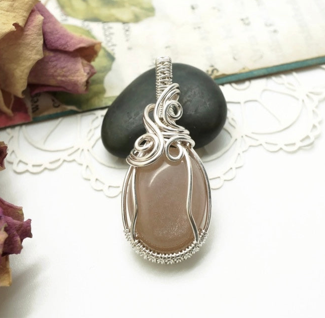 Sterling Zilveren Wire Wrap Hanger met perzik Maansteen