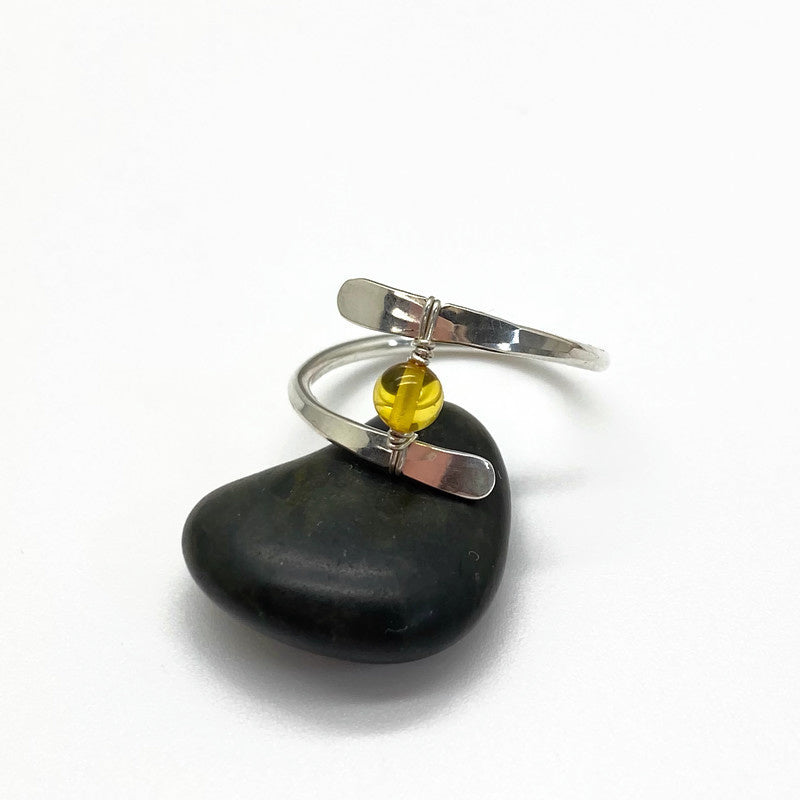 Zilveren Ring Met Een Okergele Barnsteen