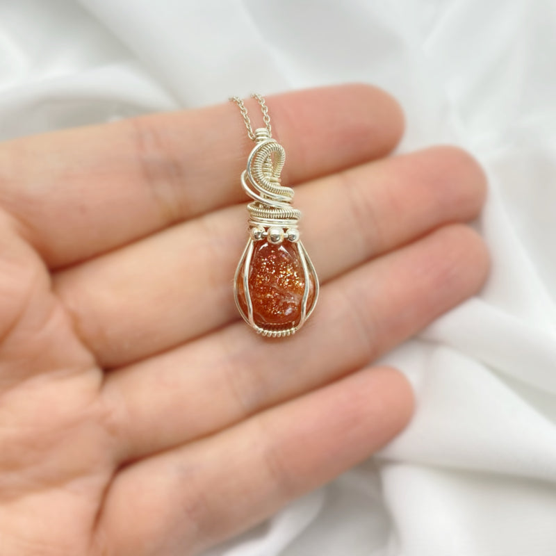 Sterling Zilveren Wire Wrap Hanger Met Zonnesteen