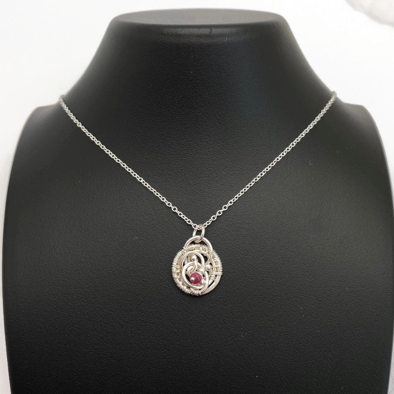 September Ketting Met Saffier