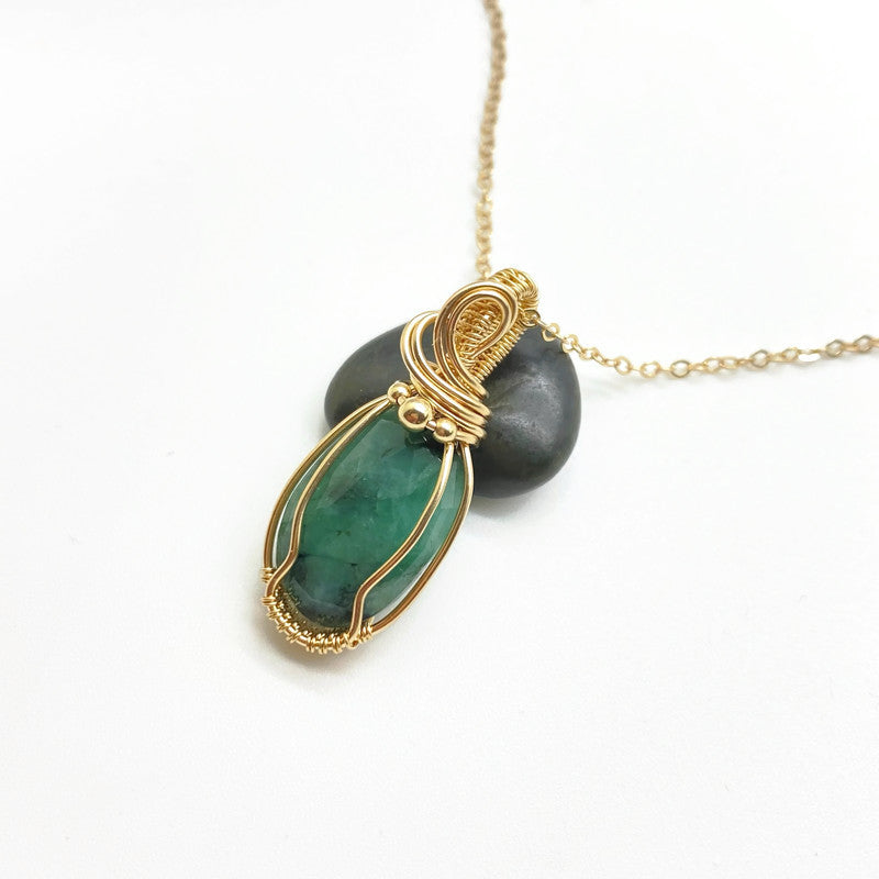 14k gold fill wire wrap hanger met Smaragd