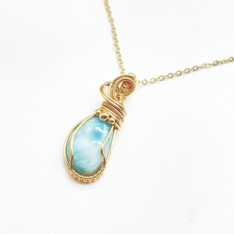 14k gold filled hanger met Larimar