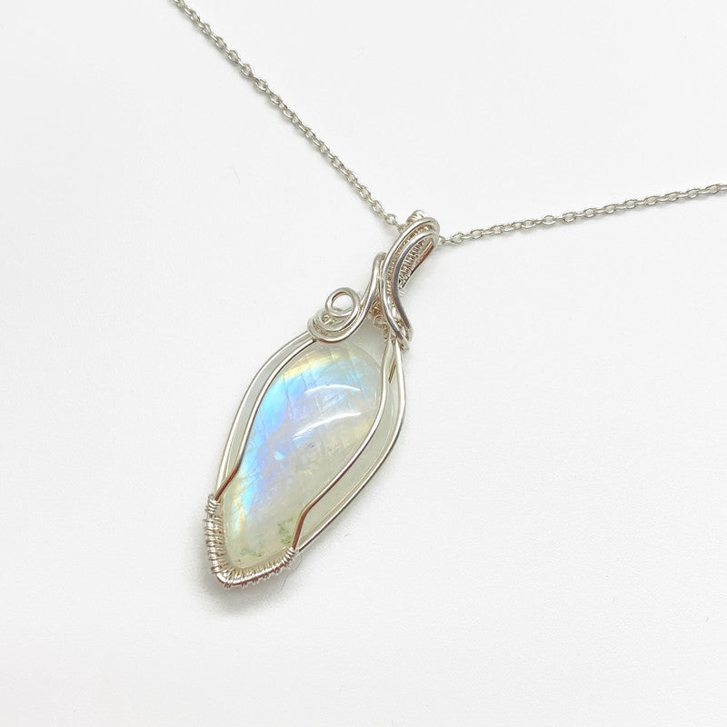 Zilveren Wirewrap Hanger Met Regenboog Maansteen