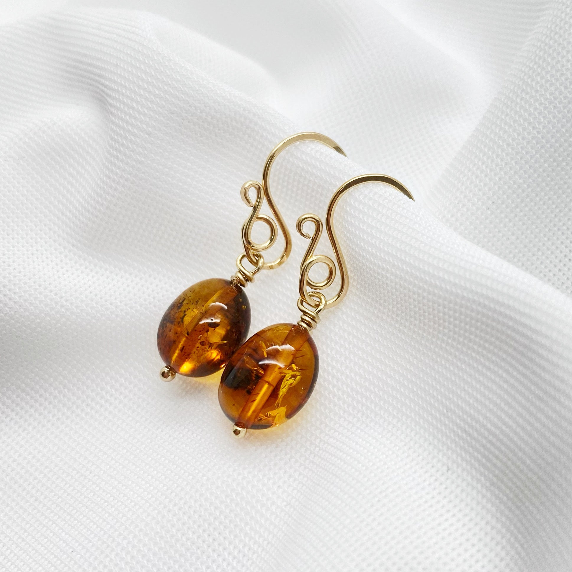 14k gold fill oorbellen met Barnsteen