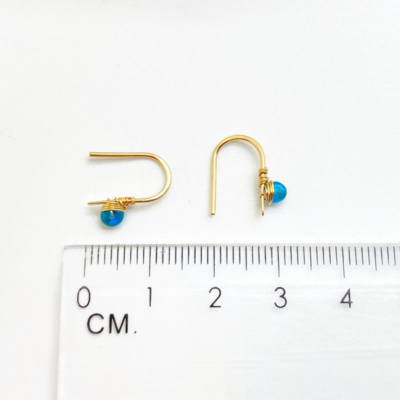 Kleine 14K gold filled oorbellen met Apatiet
