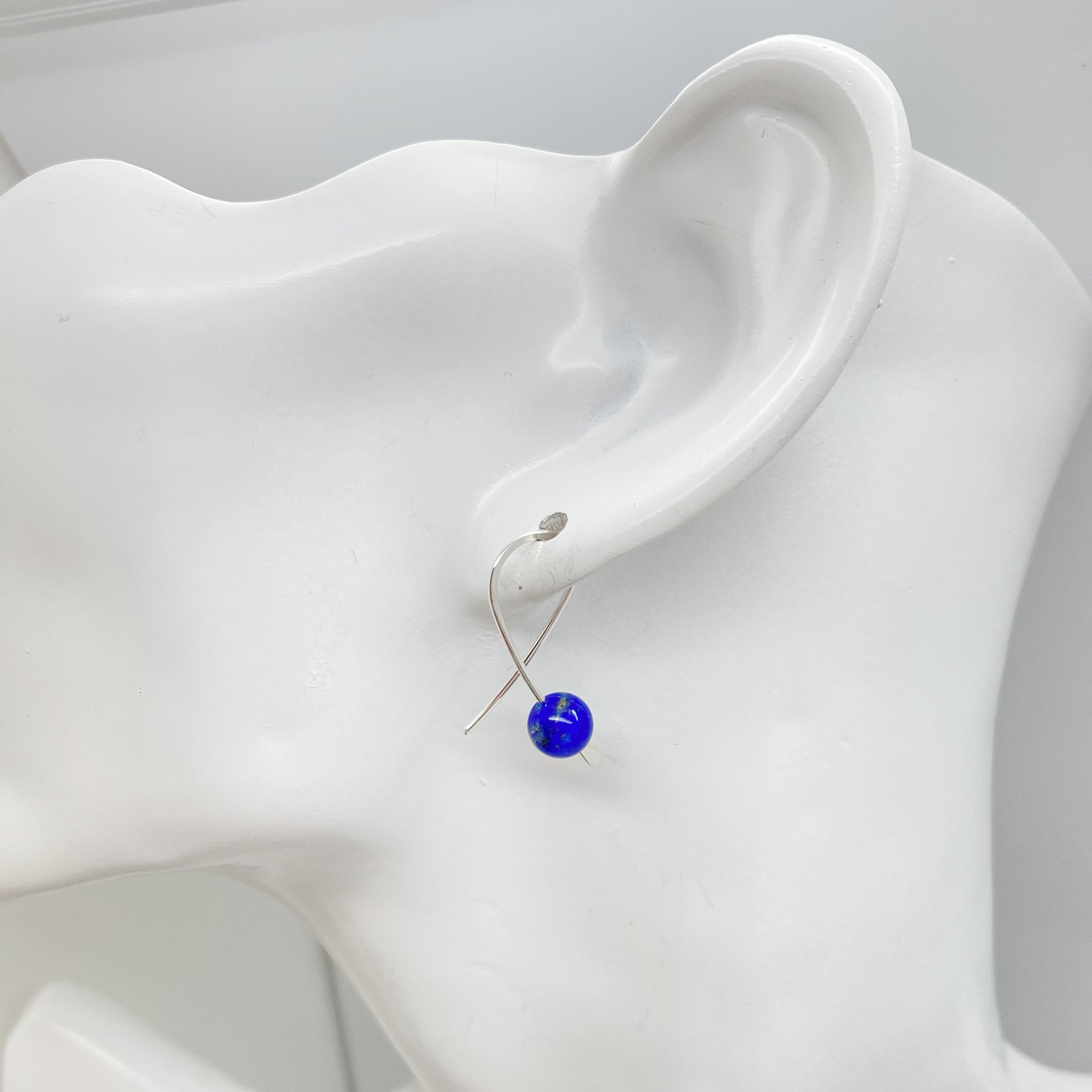 Kleine confetti oorbellen - Zilver - Met lapis lazuli
