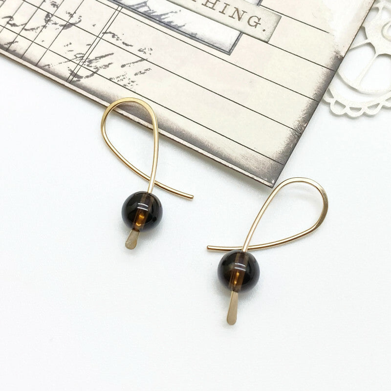 Kleine 14k gold filled confetti oorbellen met Rookkwarts