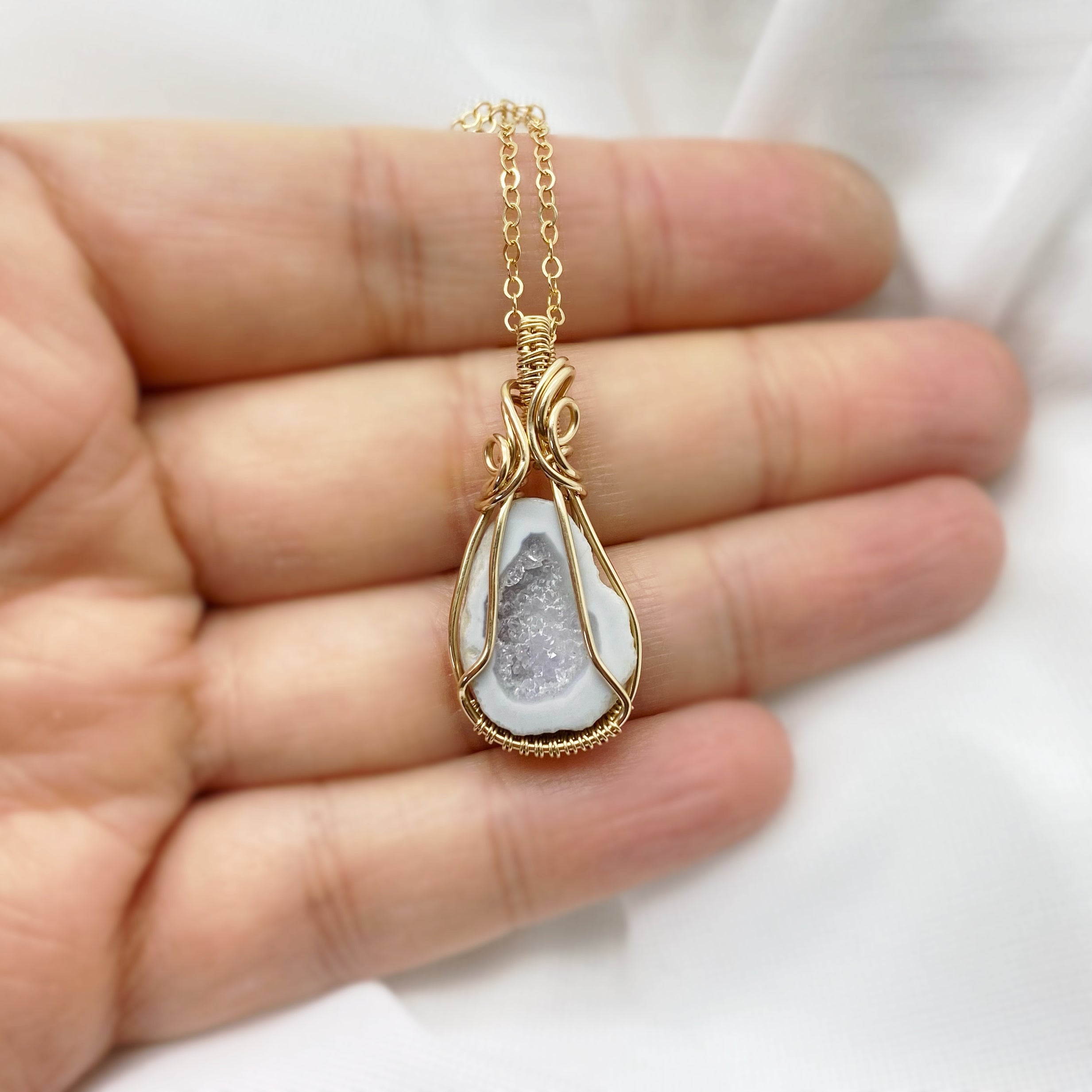14k gold filled wire wrap hanger met een agaat geode