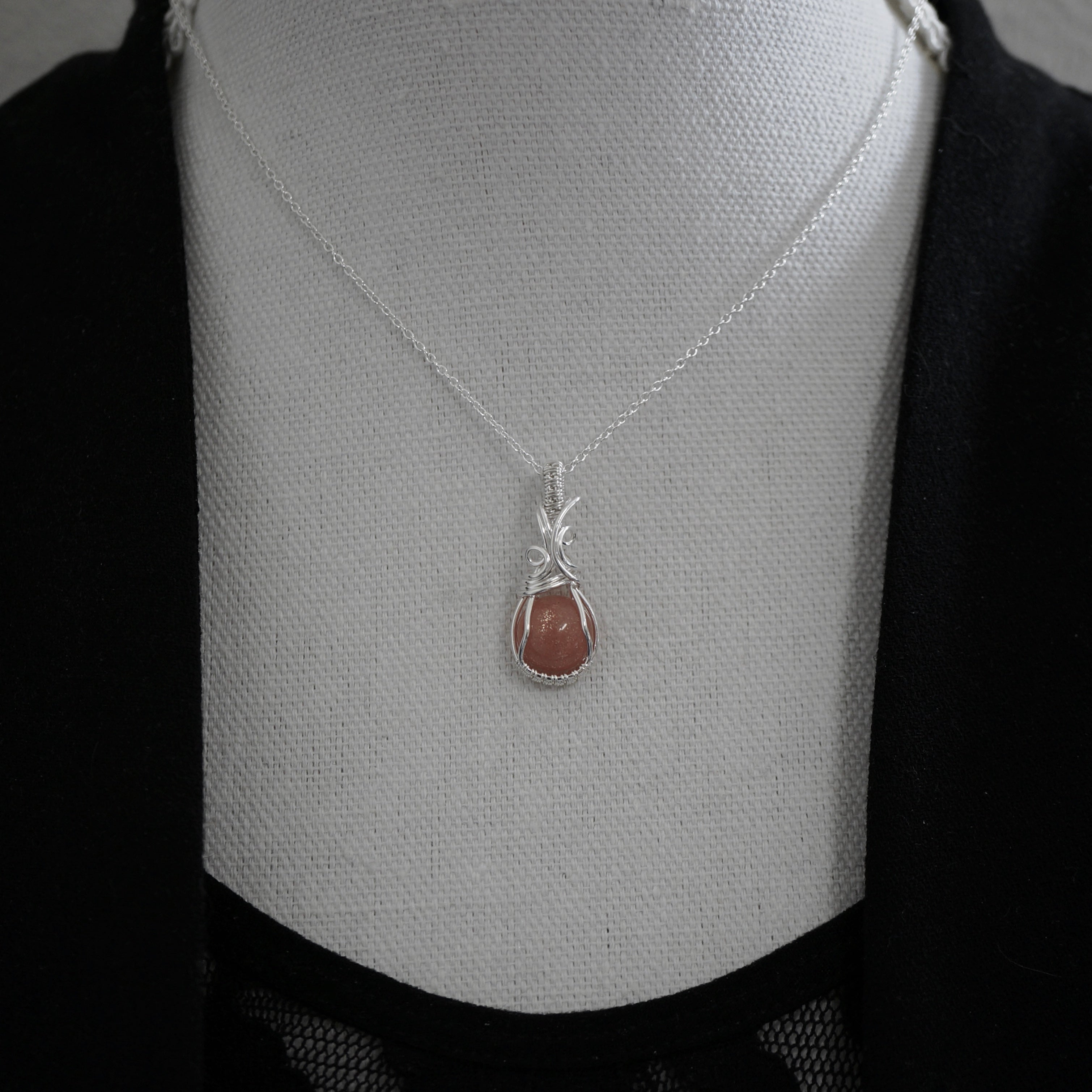 Sterling zilveren wire wrap hanger met Zonnesteen