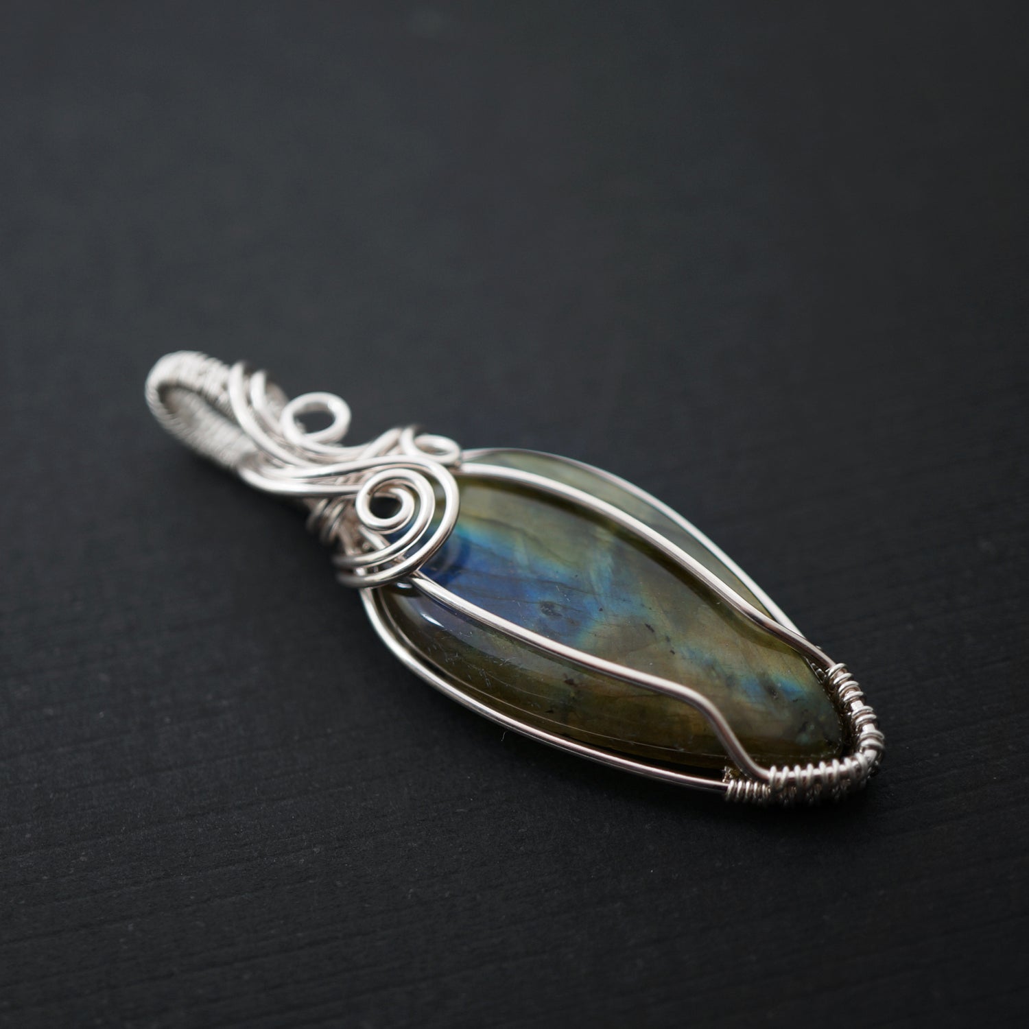 Zilveren labradoriet hanger - Wire wrap