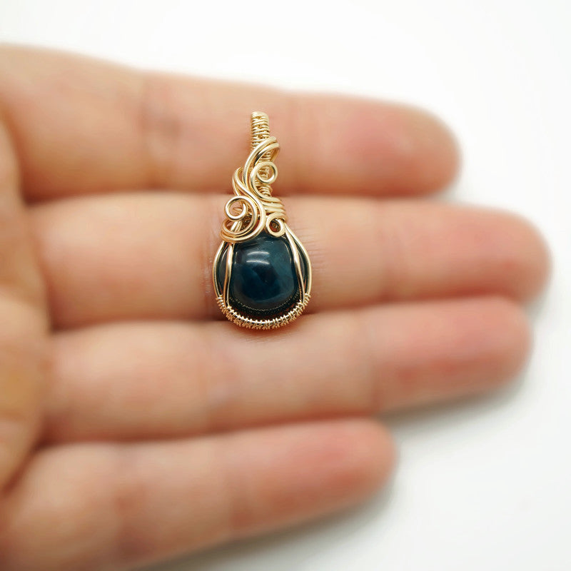 14k gold fill wire wrap hanger met Apatiet