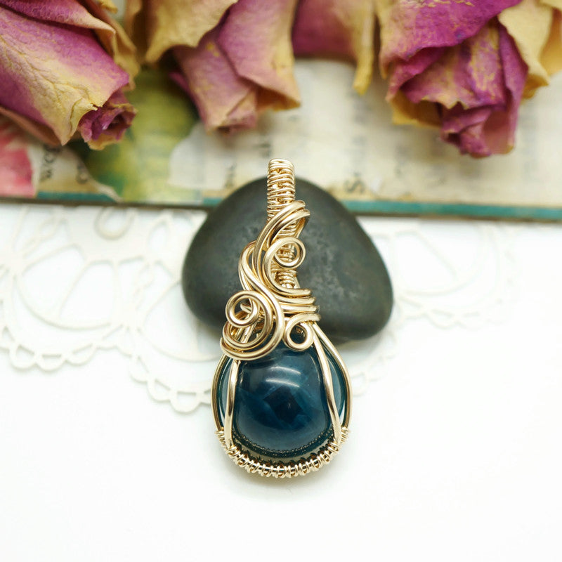14k gold fill wire wrap hanger met Apatiet