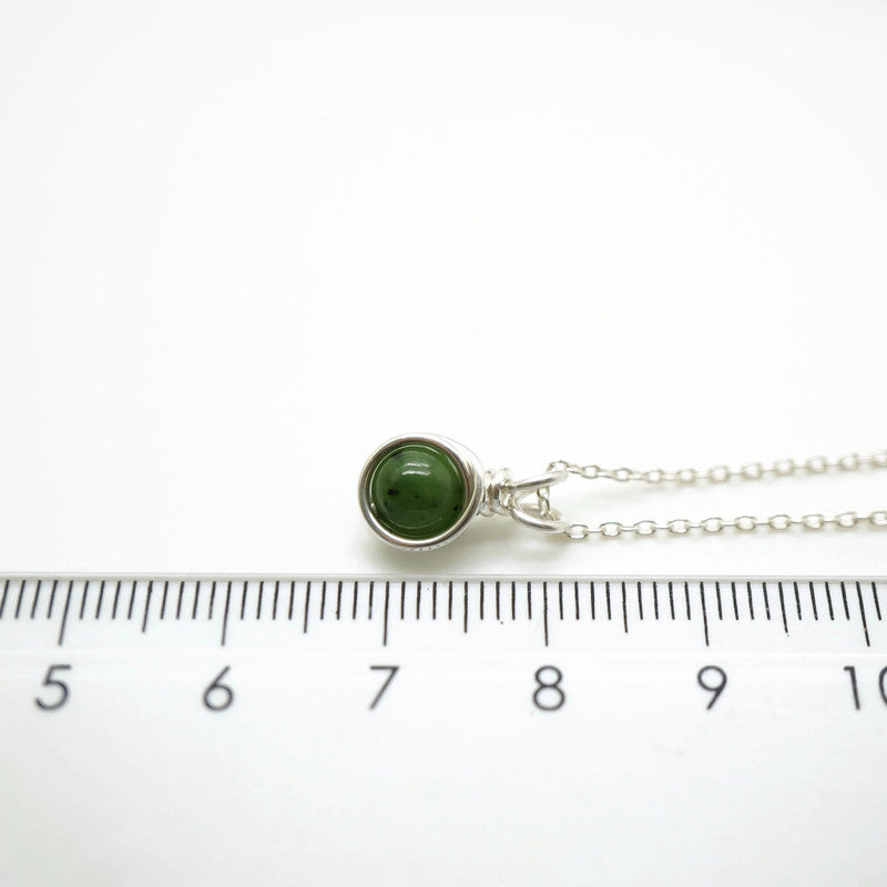 Zilveren ketting met groene Nefriet jade