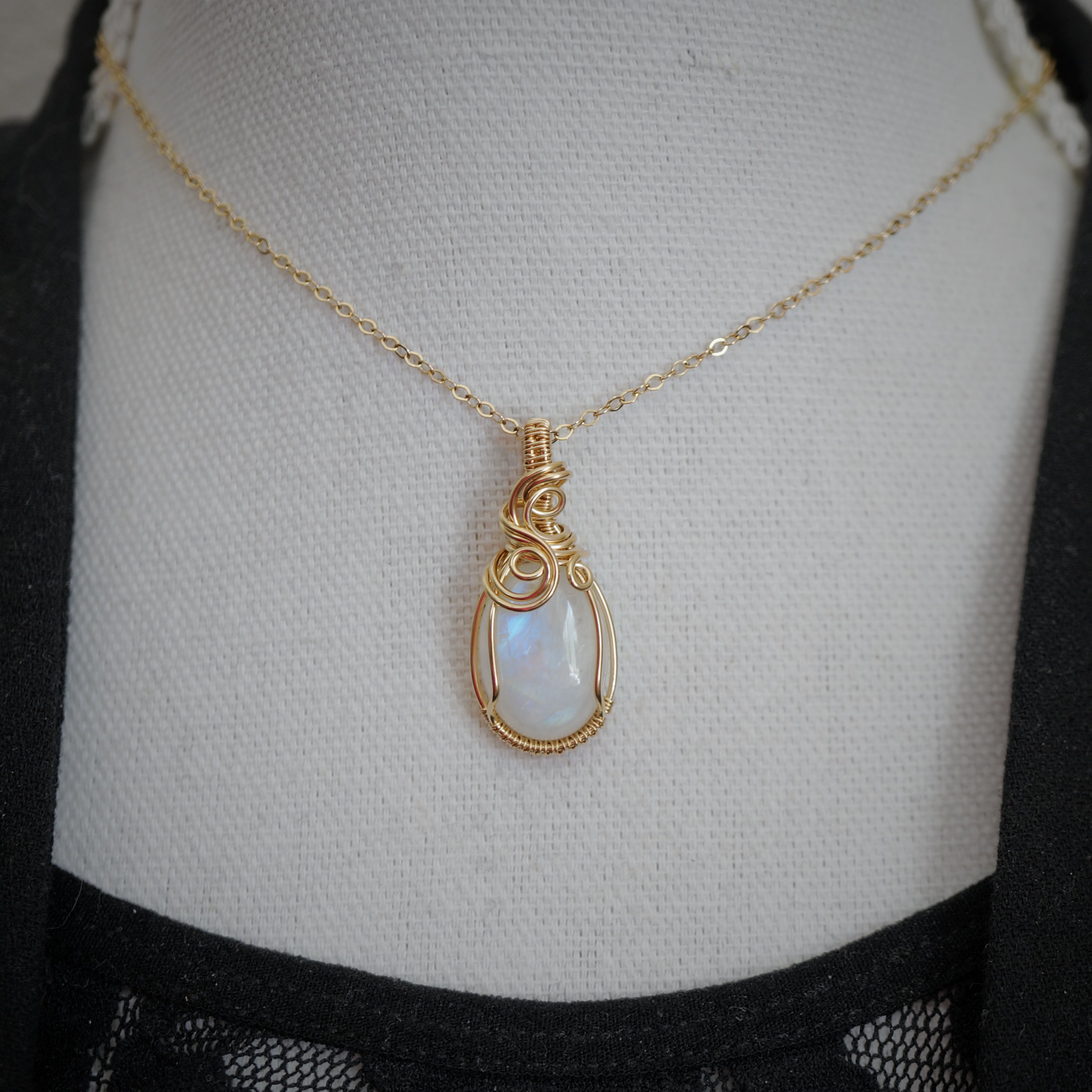 Hanger - 14K gold filled - Met regenboog maansteen