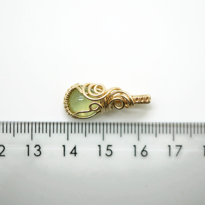 14k gold filled wire wrap hanger met Prehniet