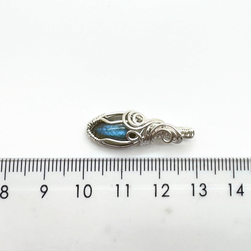 Sterling zilveren wire wrap hanger met labradoriet