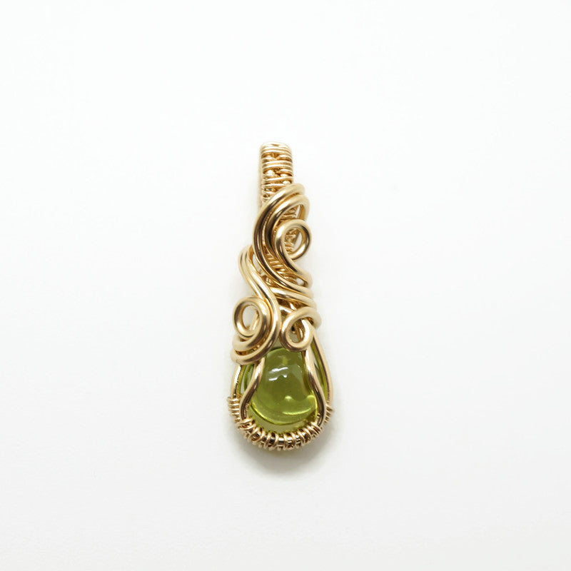14k Gold Filled Hanger met Groene Peridoot – Handgemaakt en Uniek