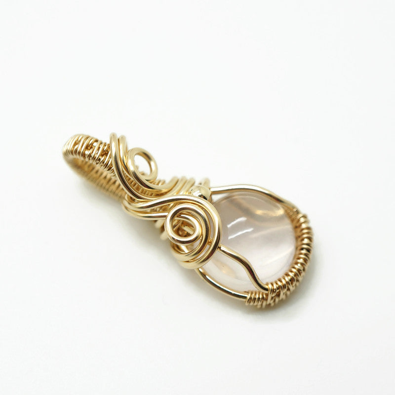 Handgemaakte 14k Gold Filled Wire Wrap Hanger met Zachtroze Rozenkwarts