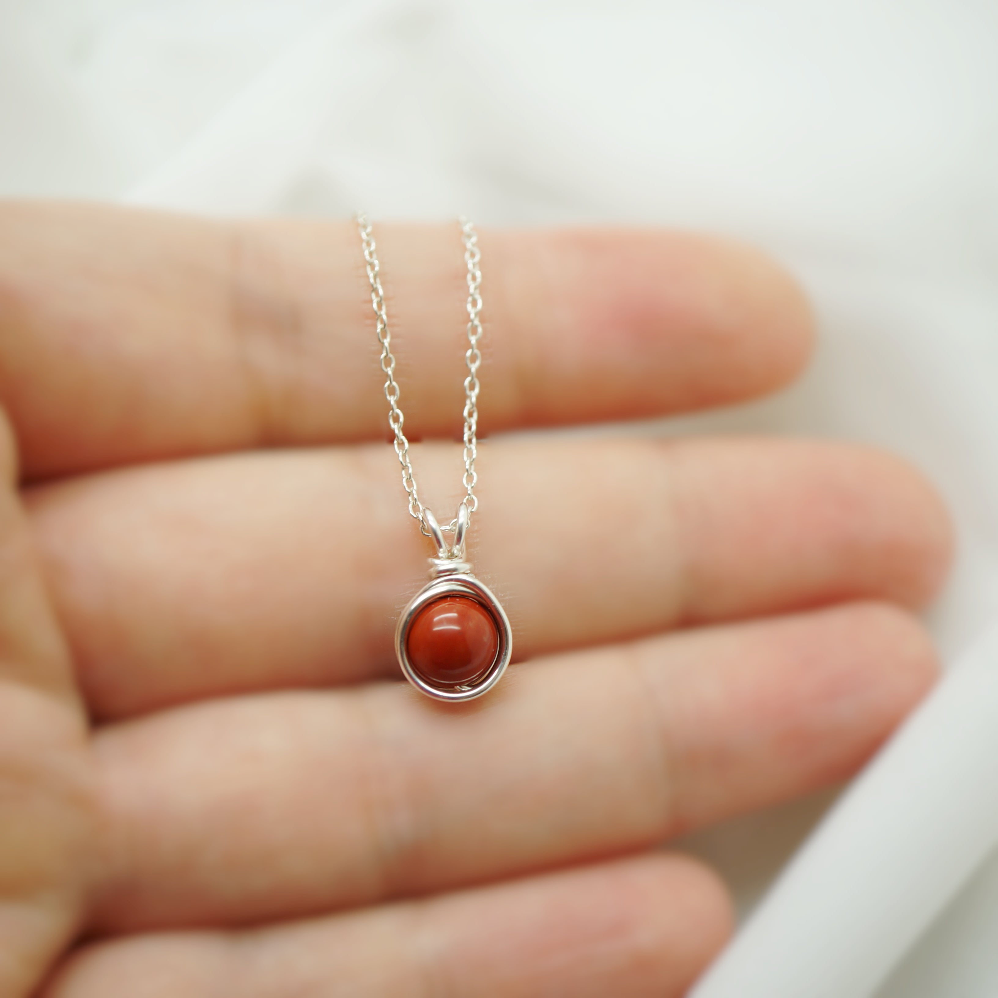 Zilveren collier rode jaspis – Handgemaakt hanger sieraad