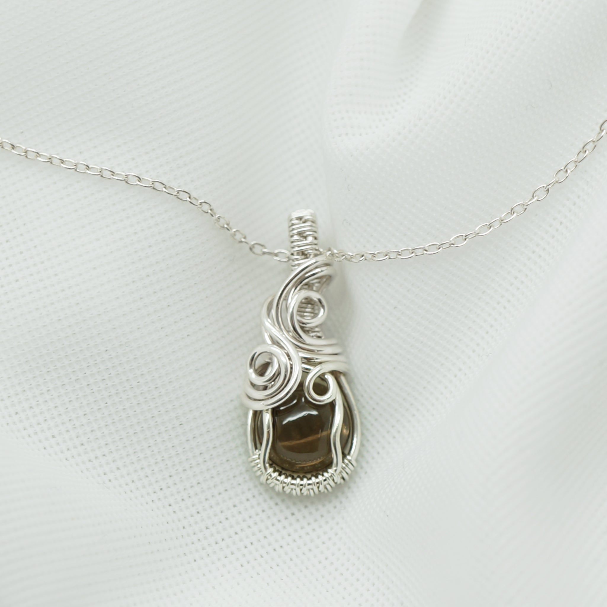 Sterling zilveren wire wrap hanger met rookkwarts – handgemaakt