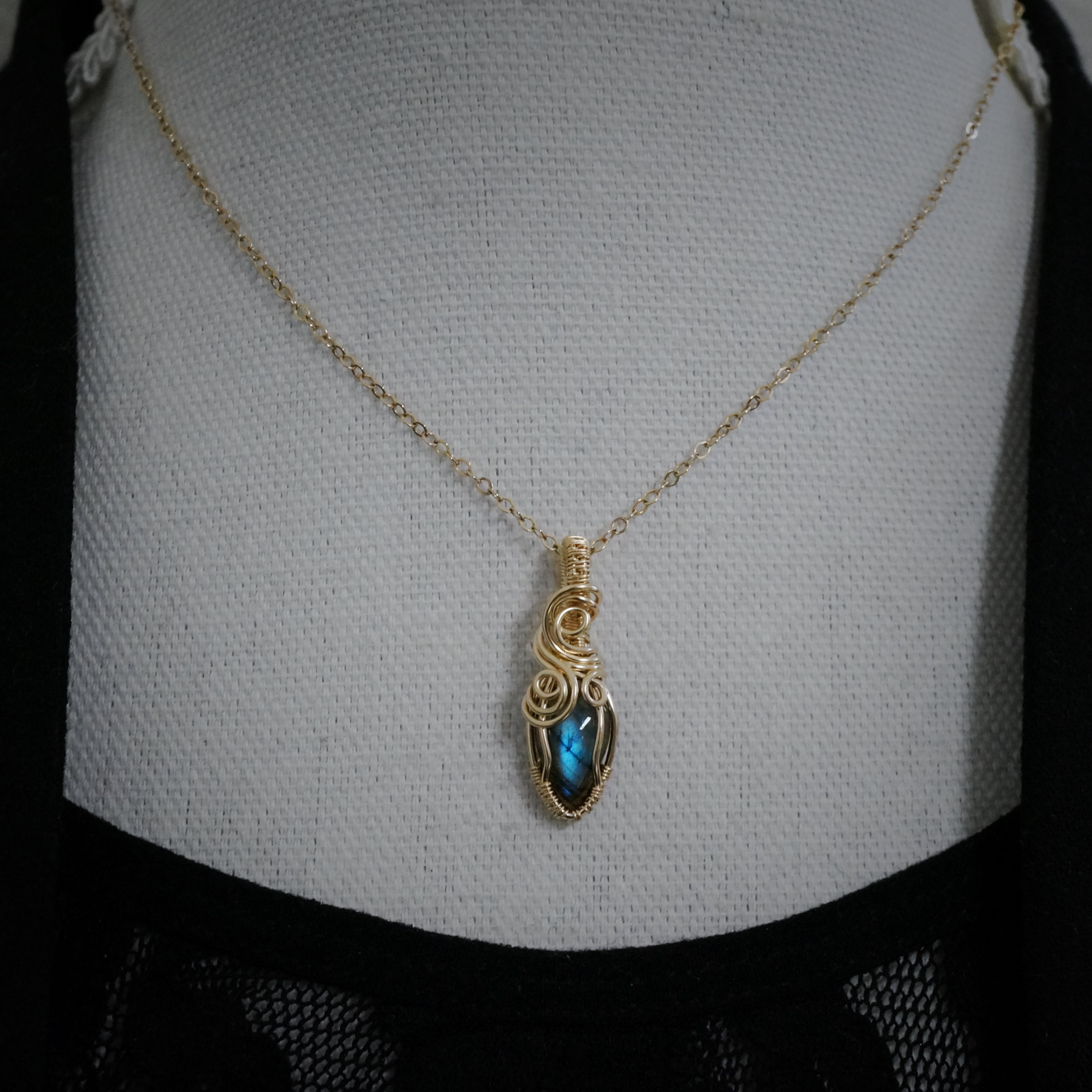 14k gold filled wire wrap hanger met labradoriet