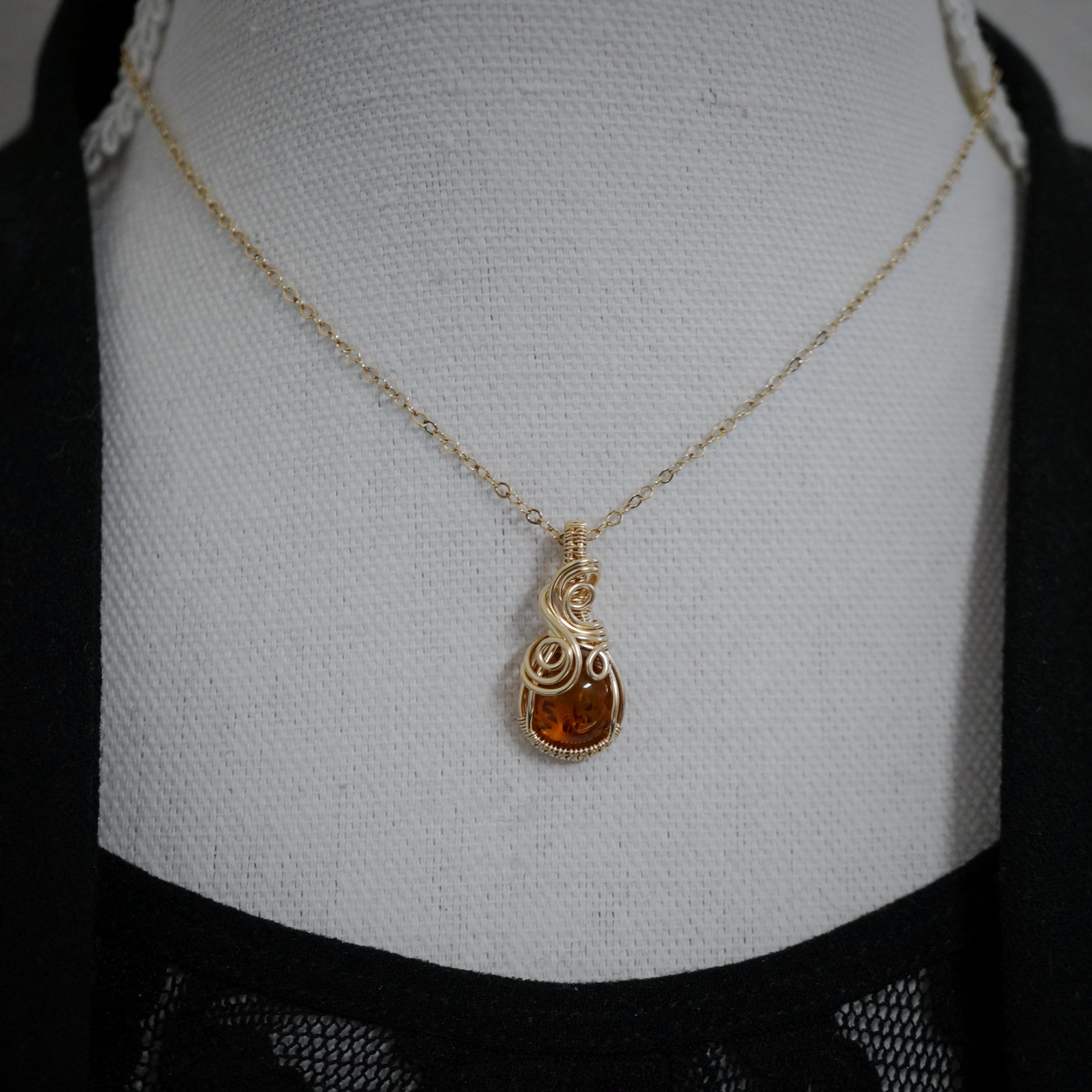 Ketting - Wire wrap hanger - 14K gold filled - Met barnsteen