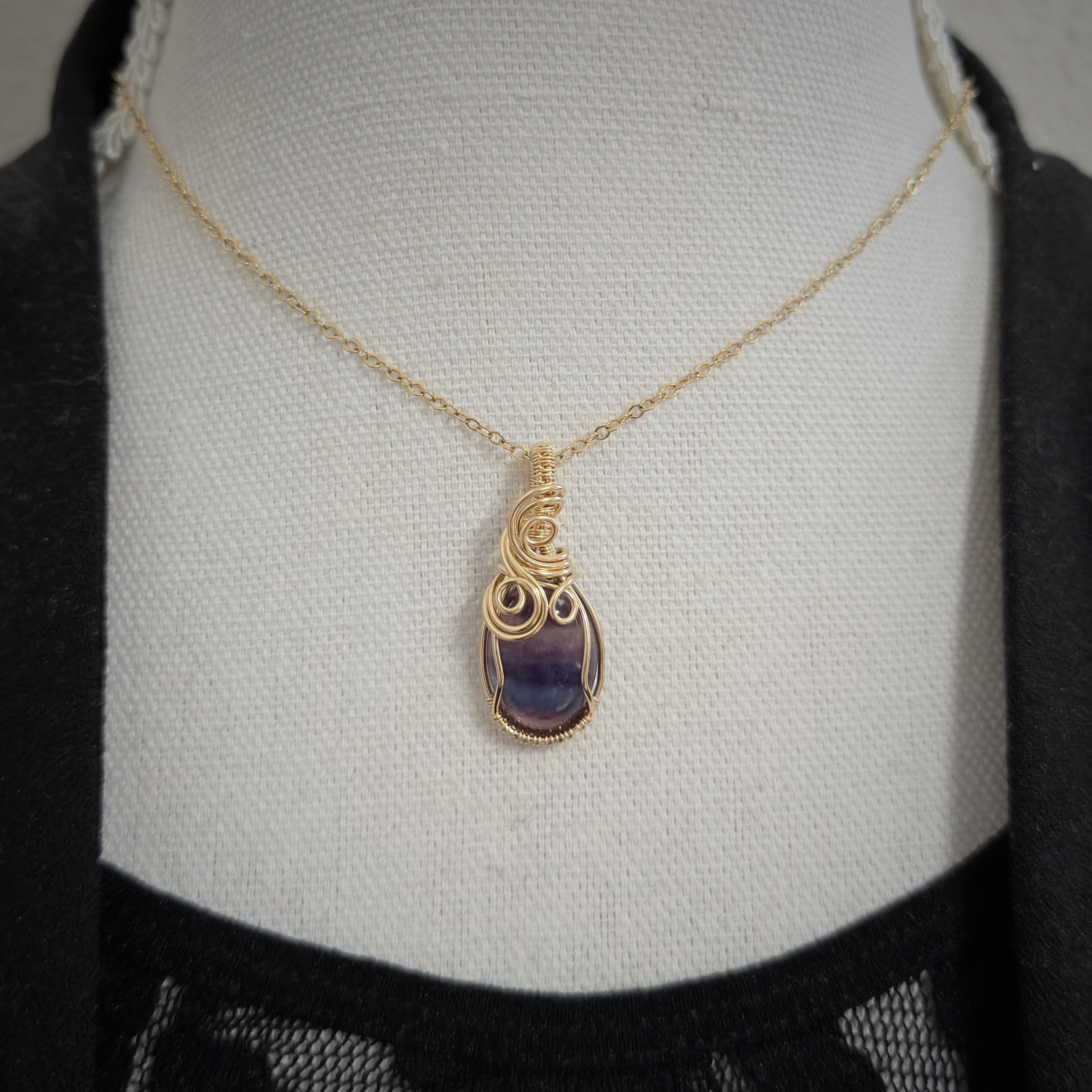 14K Gold Filled Wire Wrap Hanger met Fluoriet