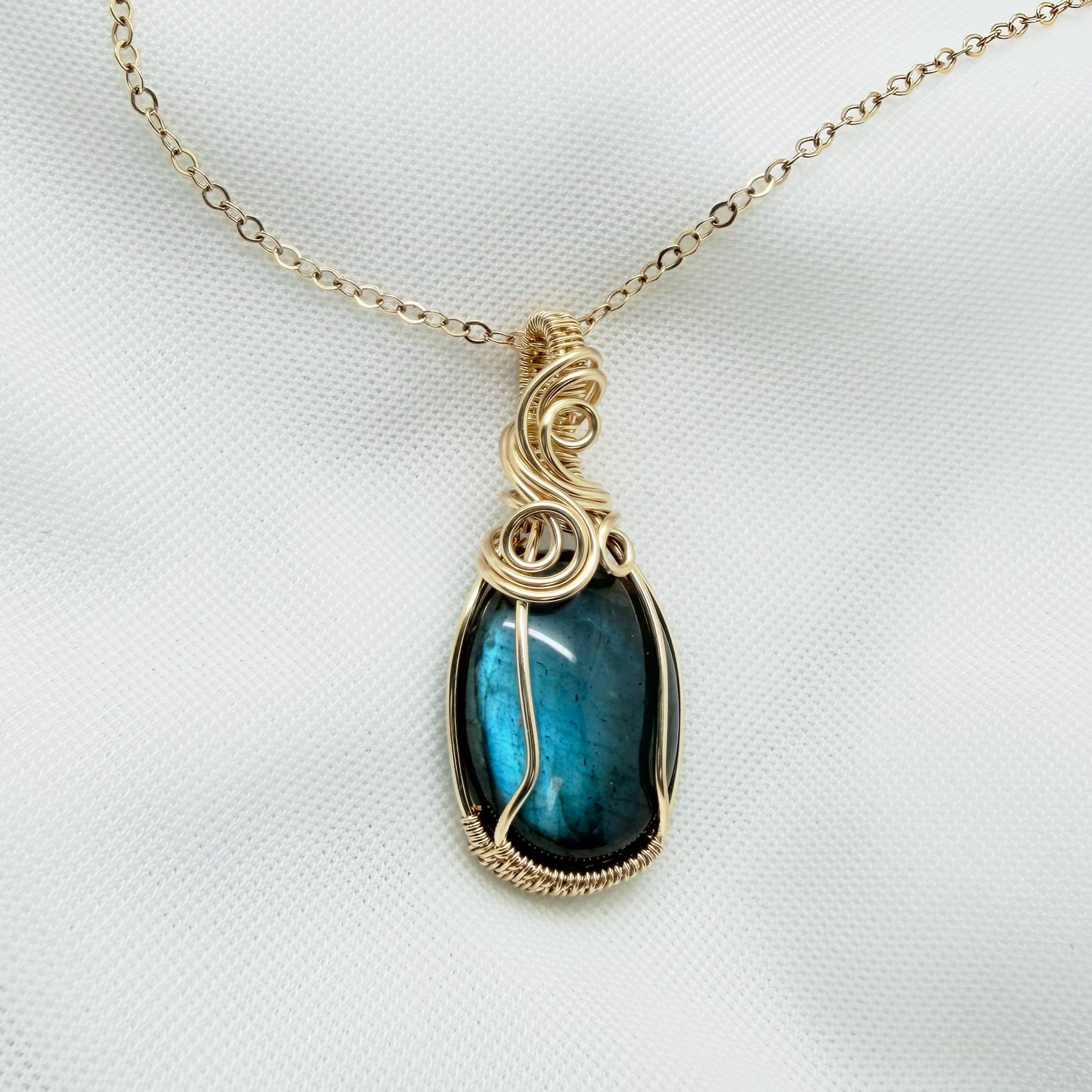 14k gold filled wire wrap hanger met labradoriet