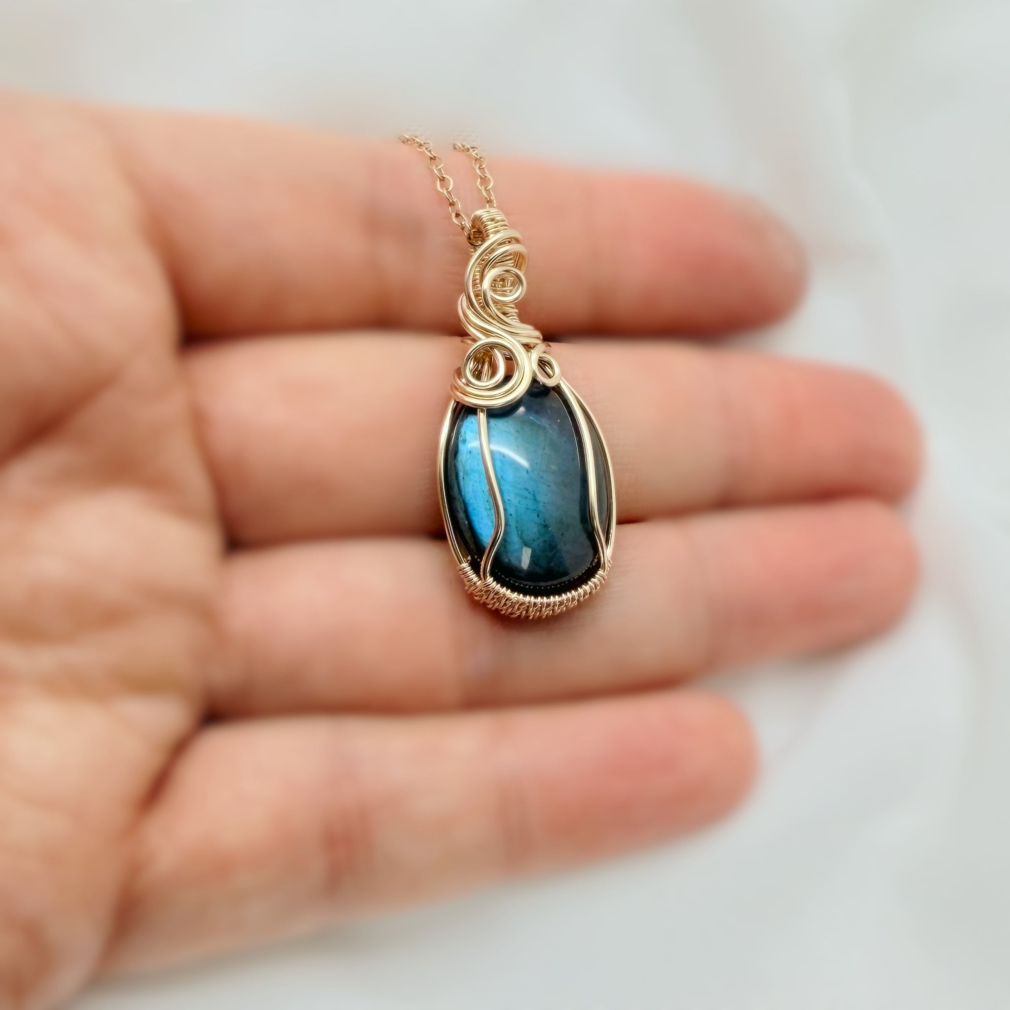 14k gold filled wire wrap hanger met labradoriet