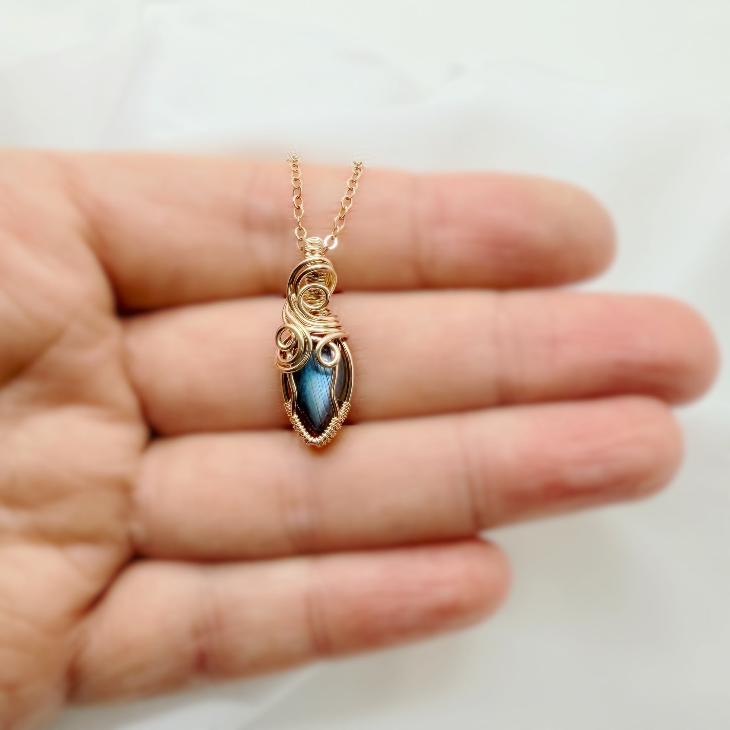 14k gold filled wire wrap hanger met labradoriet