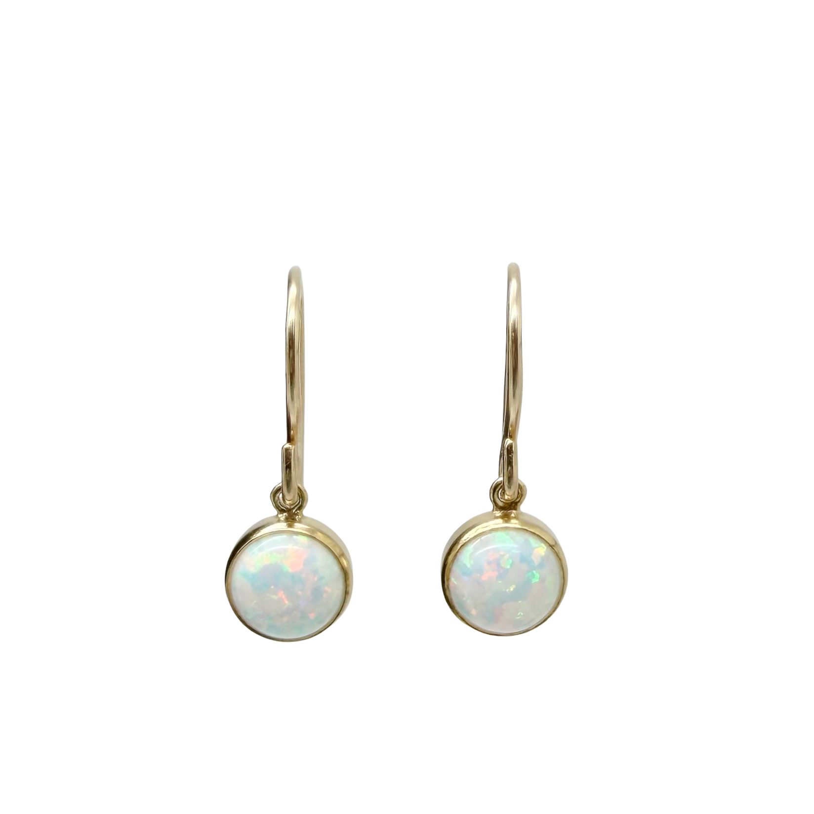 Kleine gold filled oorbellen met opaal