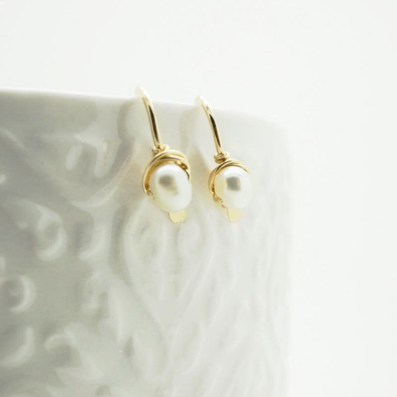 Gouden Oorbellen Met Zoetwaterparel, 14K Goldfill