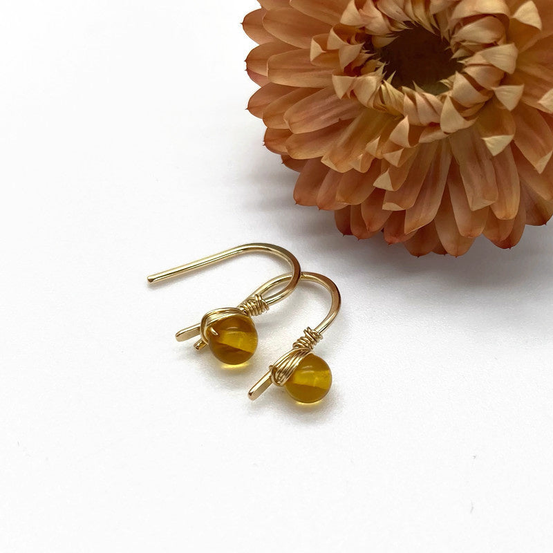 Kleine Gouden Oorbellen Met Barnsteen