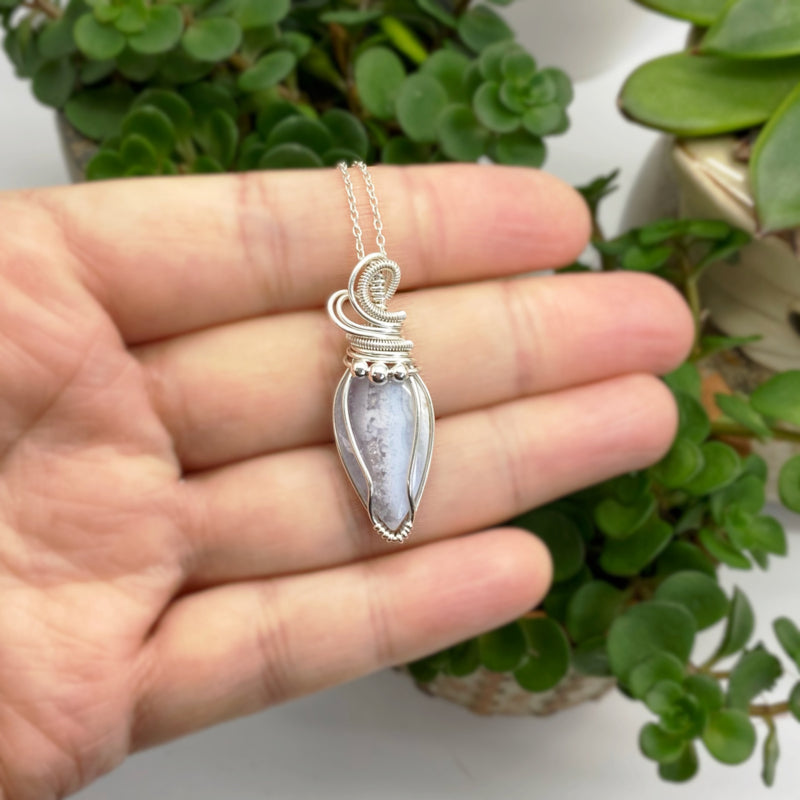 Zilveren Hanger Met Chalcedoon