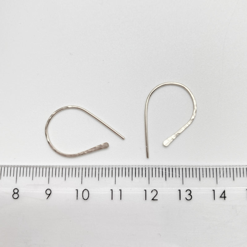 Small Sterling Zilveren Gehamerde Oorbellen