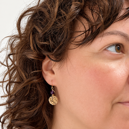 Gold filled roos oorbellen met amethist