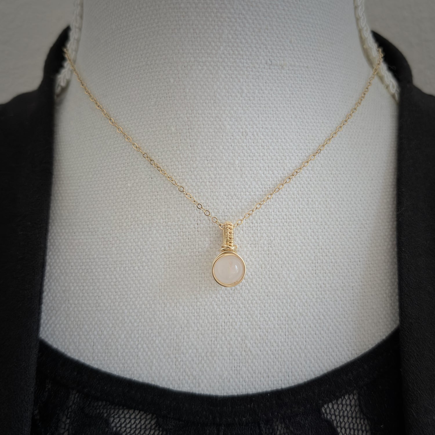 Gold filled rozenkwarts hanger