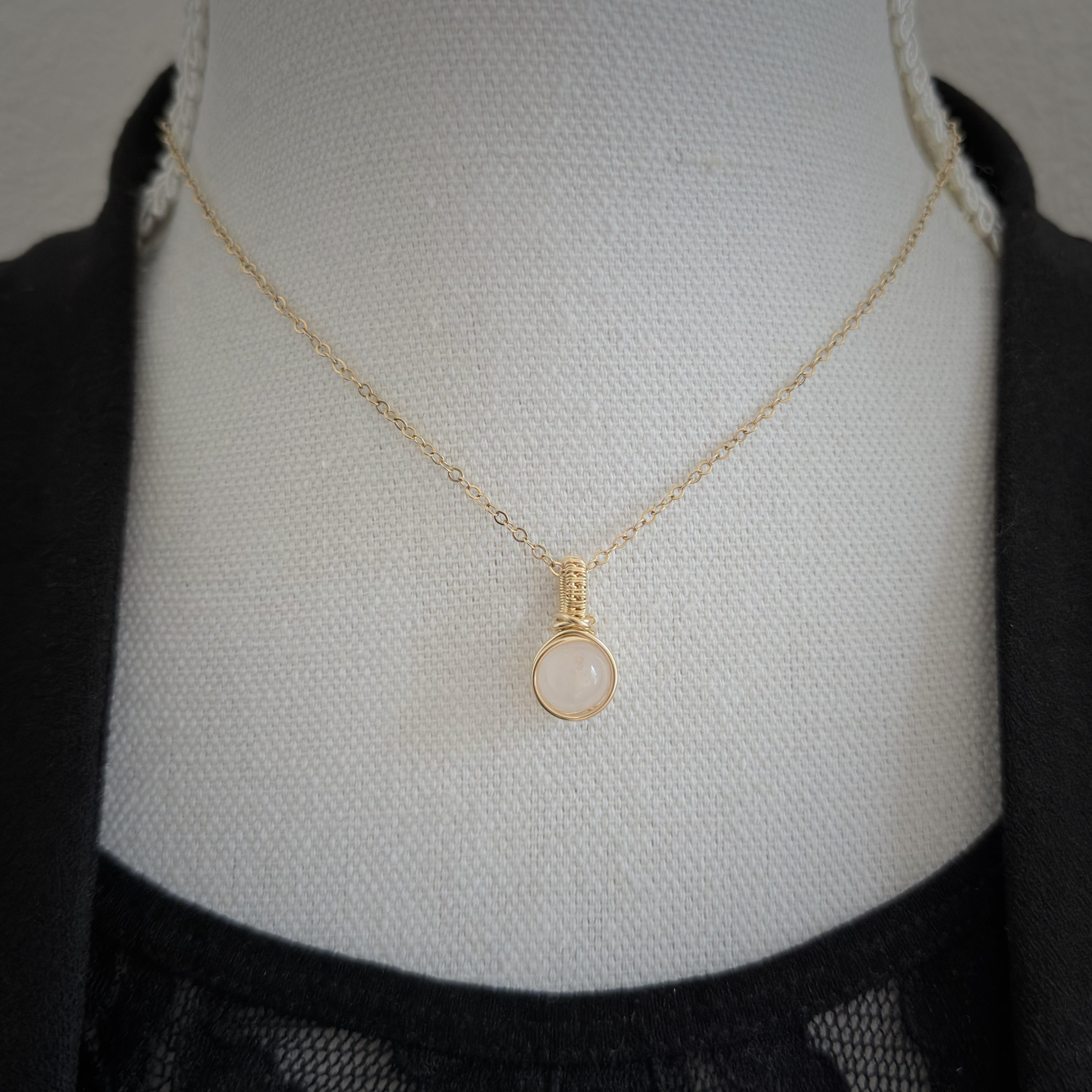 Gold filled rozenkwarts hanger