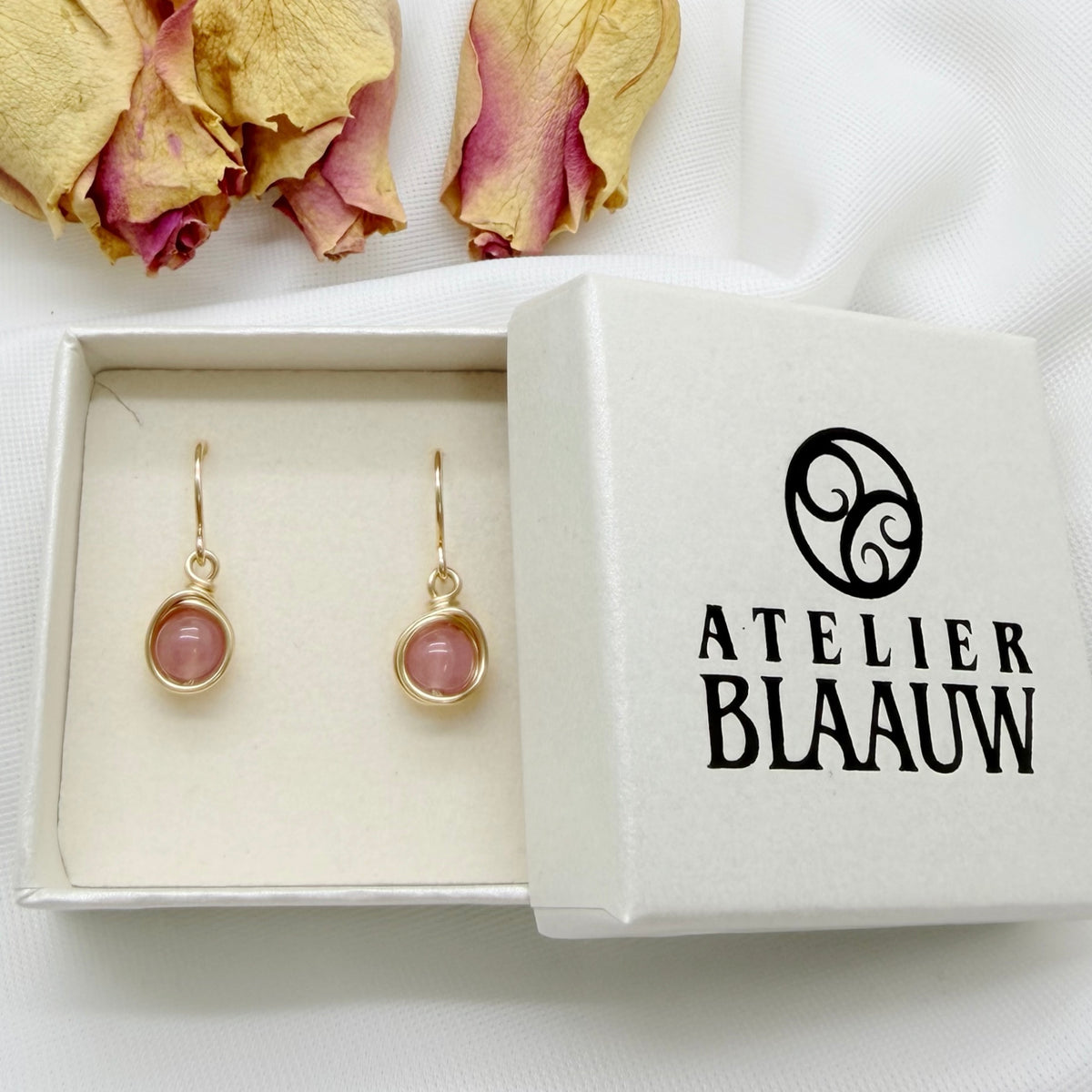 Gold filled rozenkwarts oorbellen -  handgemaakt