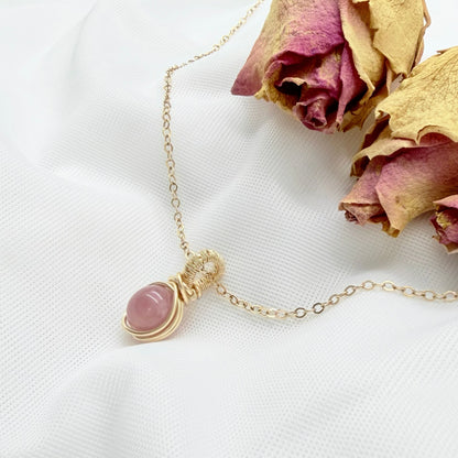 Gold filled vintage roze rozenkwarts hanger