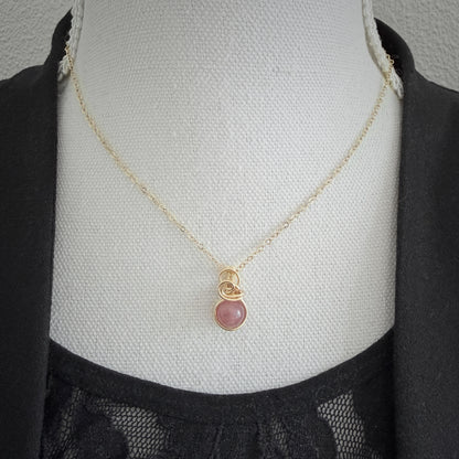 Sierlijke rozenkwarts hanger van gold filled - Wire wrap hanger