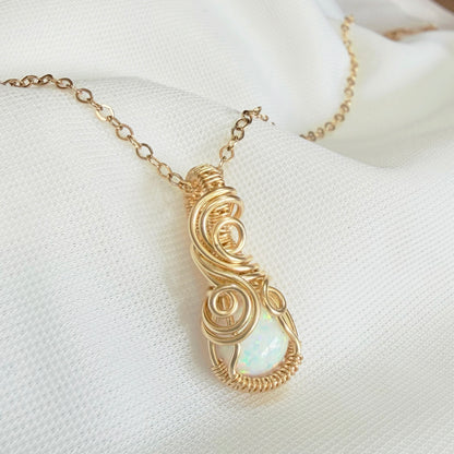 14k gold filled wire wrap hanger met Bello opaal