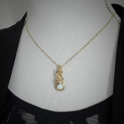 14k gold filled wire wrap hanger met Bello opaal