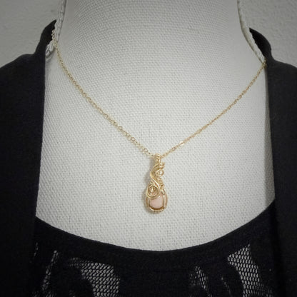 14k gold filled wire wrap hanger met roze opaal
