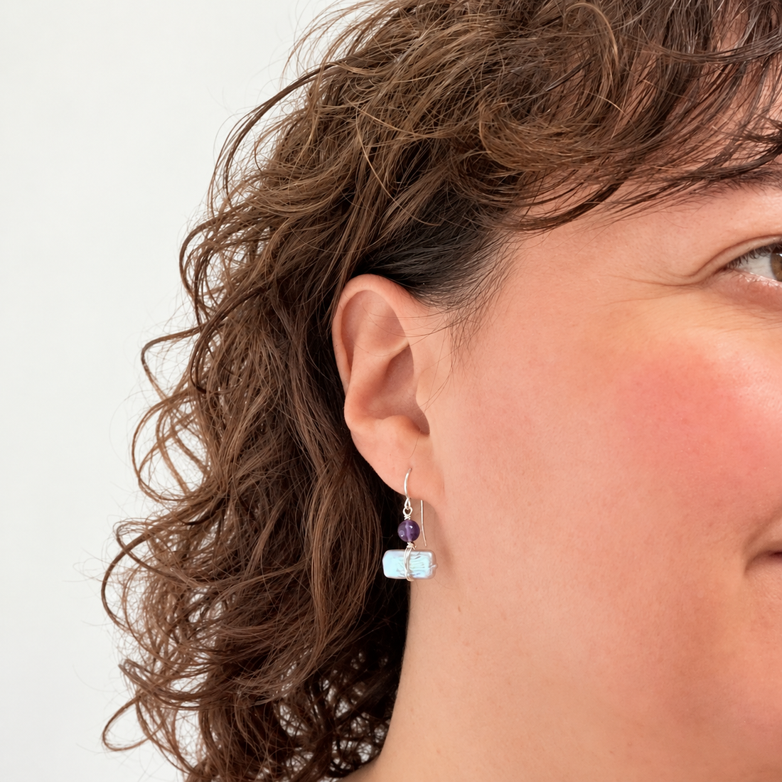 Oorbellen met zoetwaterparel en amethist van sterling zilver