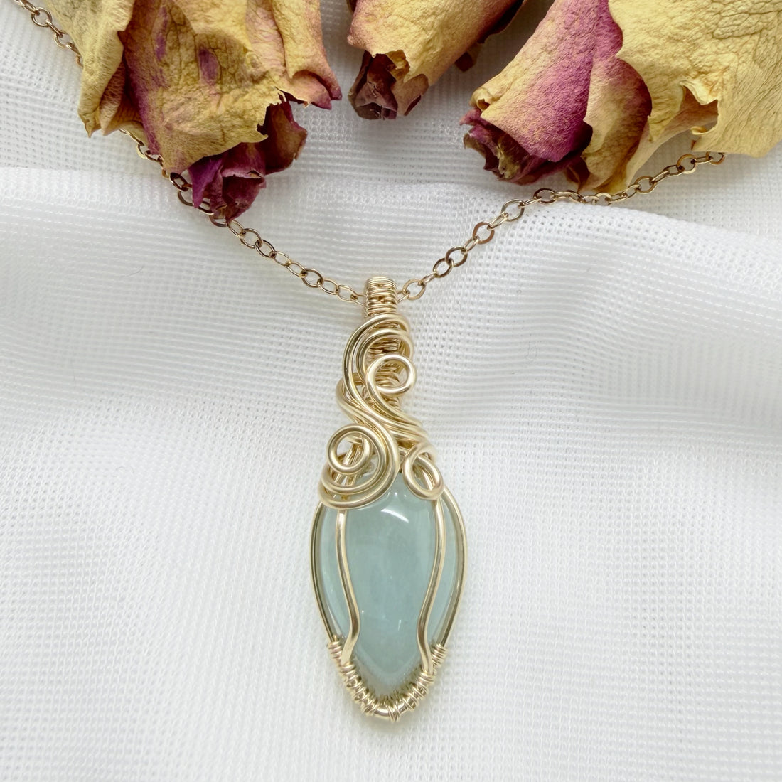 14k Gold Filled Wire Wrap Hanger met Aquamarijn