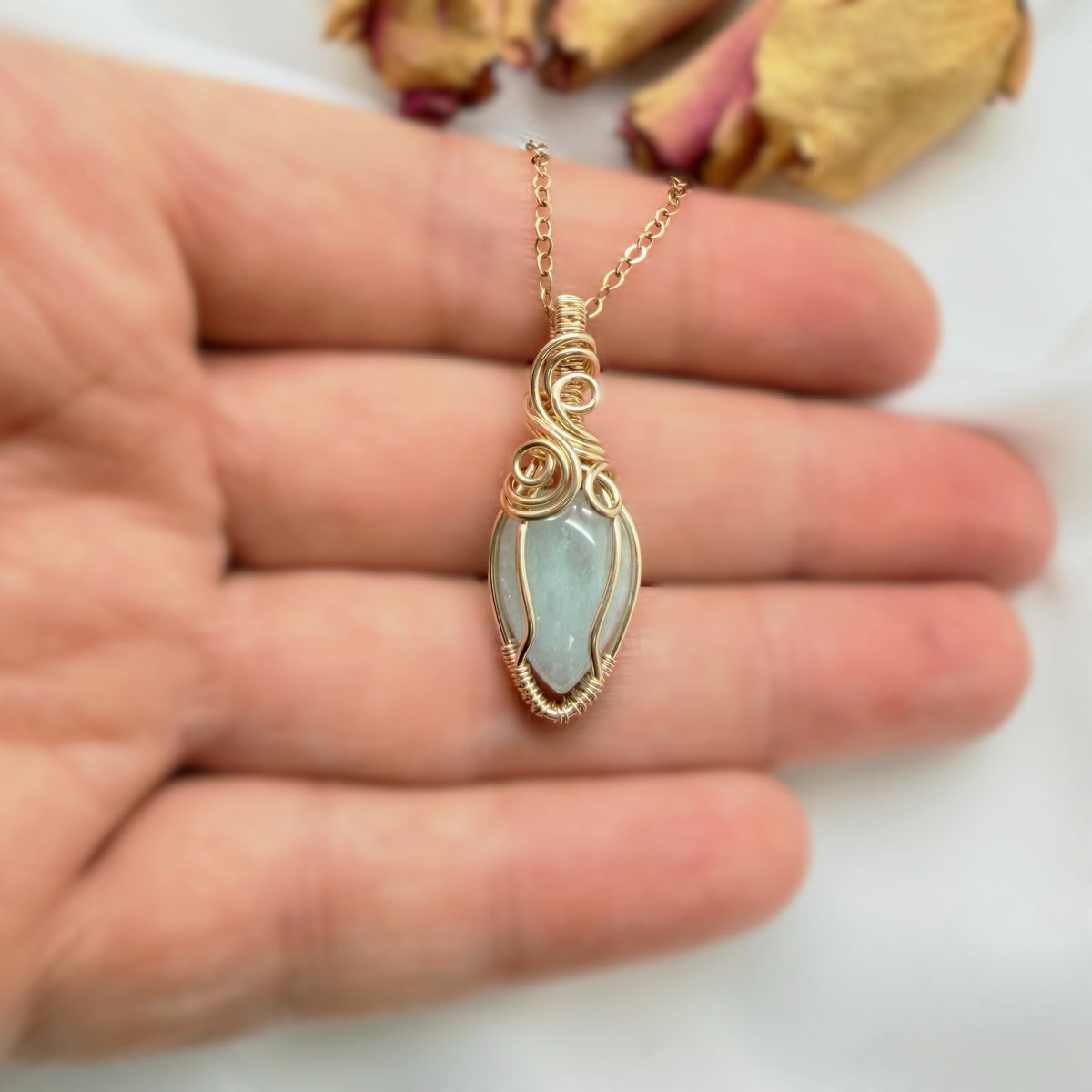 14k Gold Filled Wire Wrap Hanger met Aquamarijn