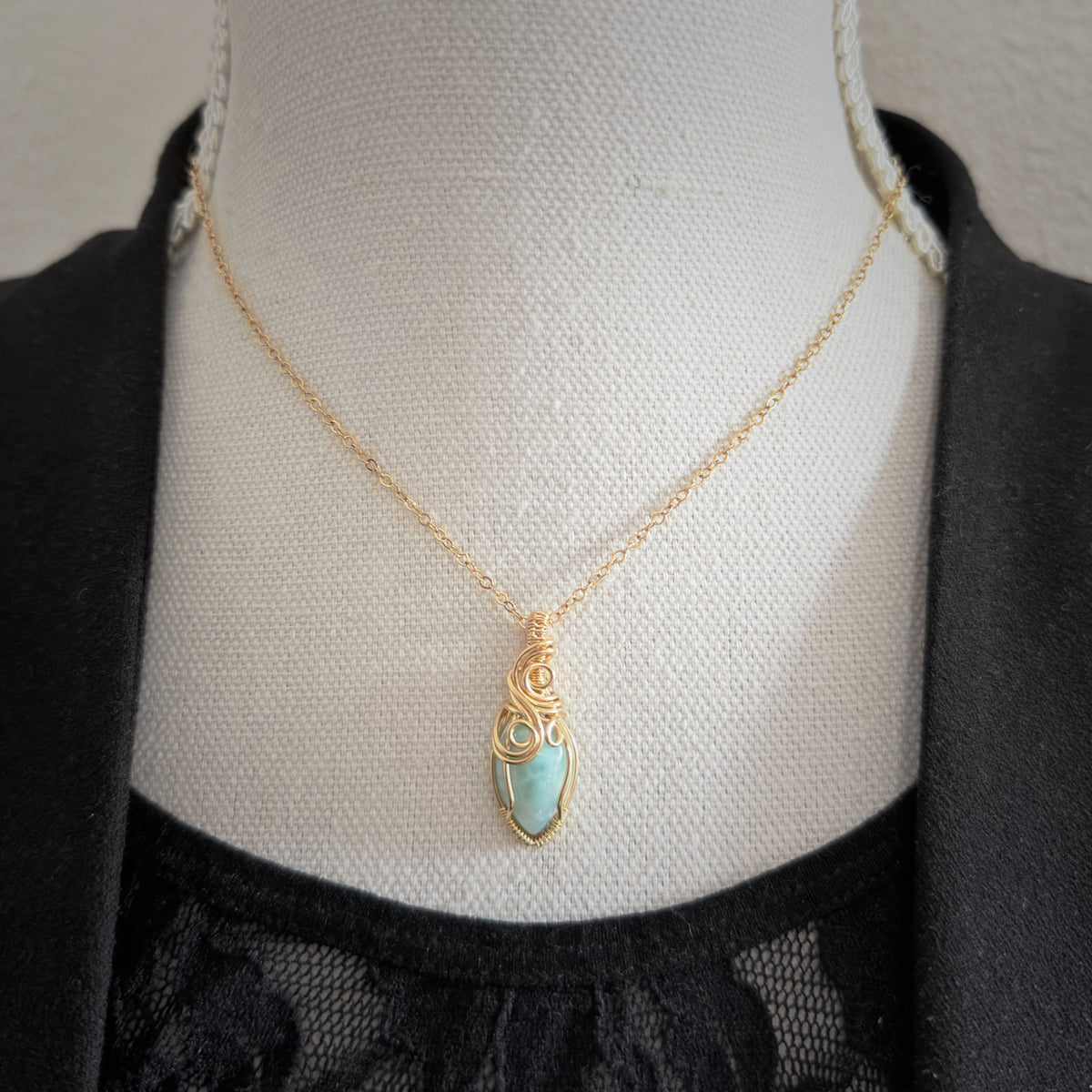 Wirewrap hanger - 14K gold filled - Met Larimar steen