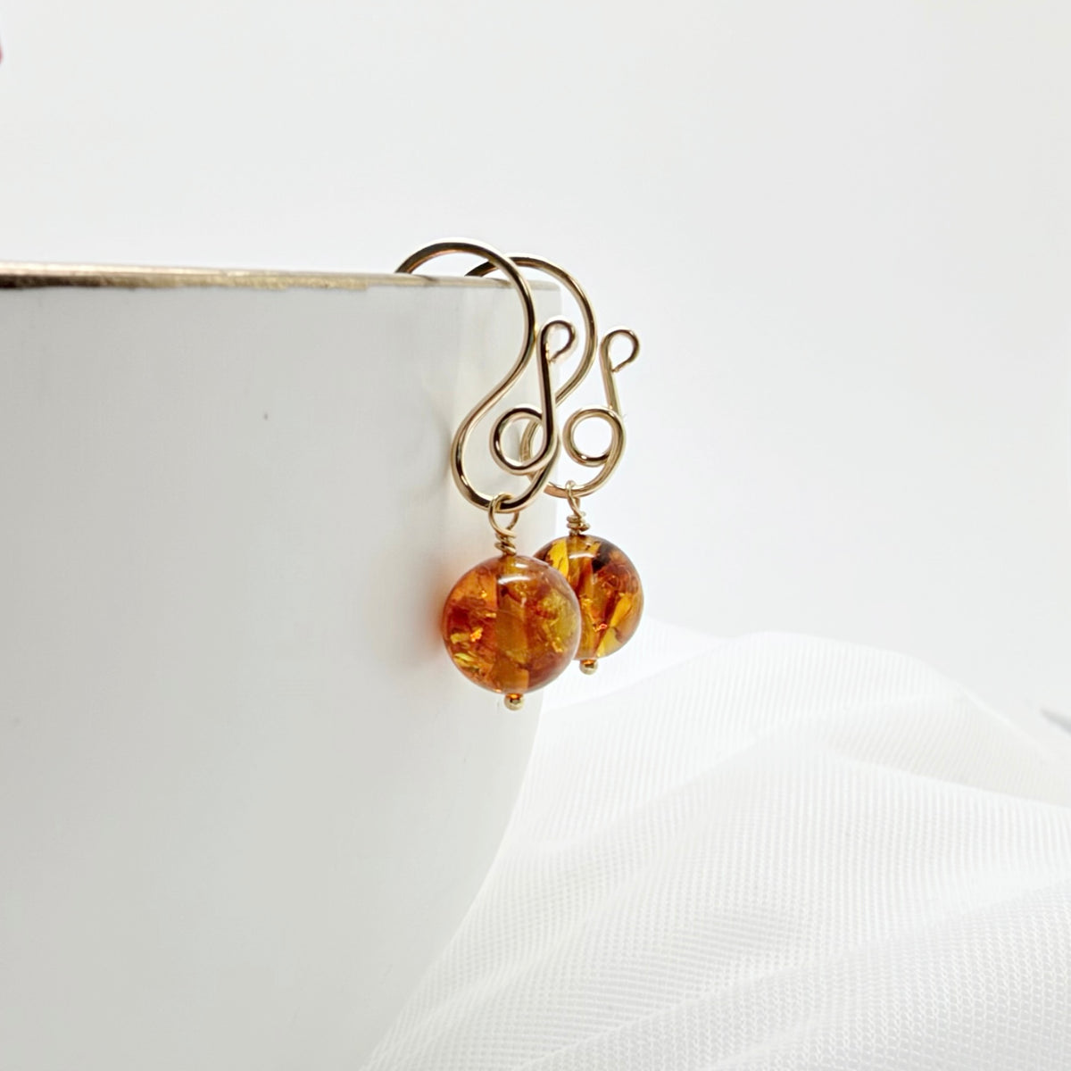 14k gold fill oorbellen met Barnsteen